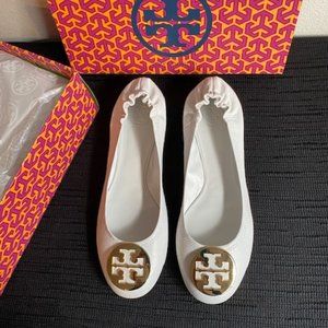 Authentic TORY BURCH White w/ Gold logo CLASSIC REVA BALLET flats NWB Size 10.5